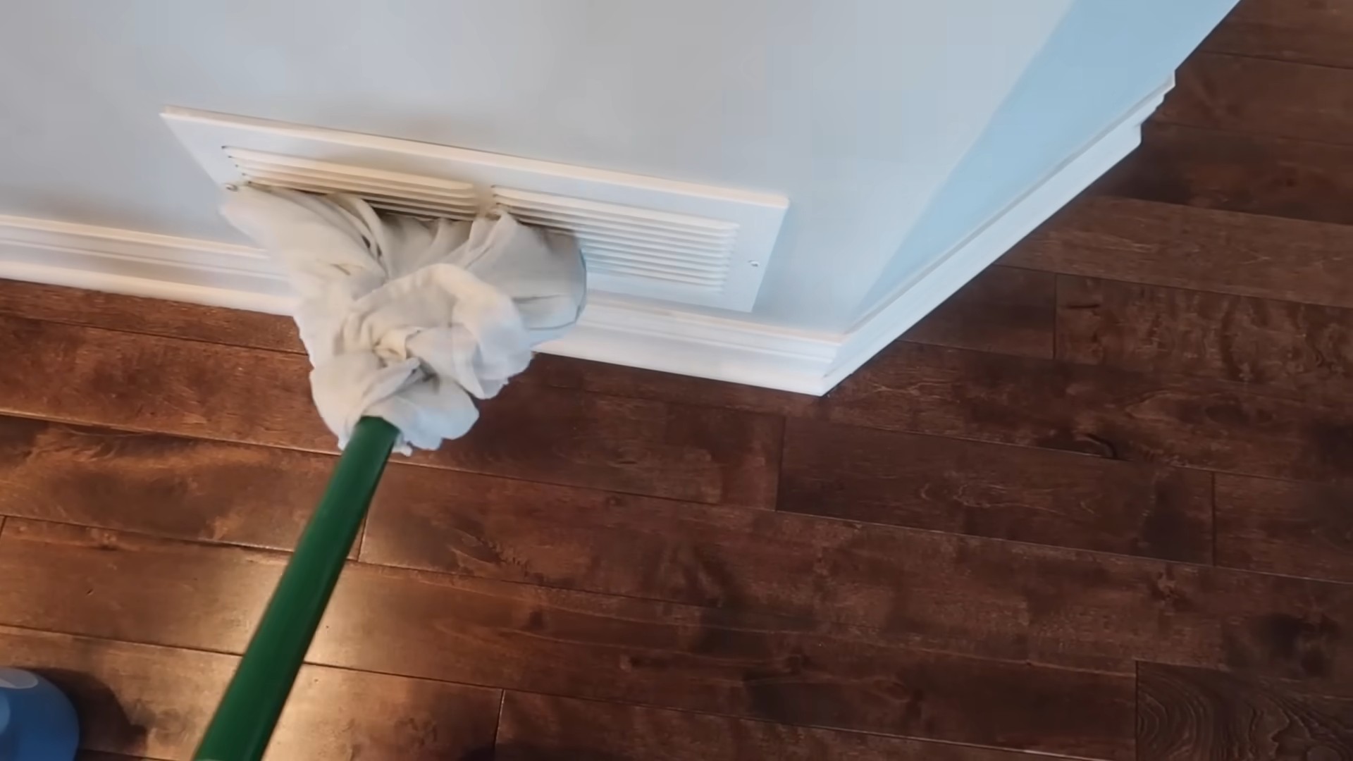 Dust free furniture maintenance